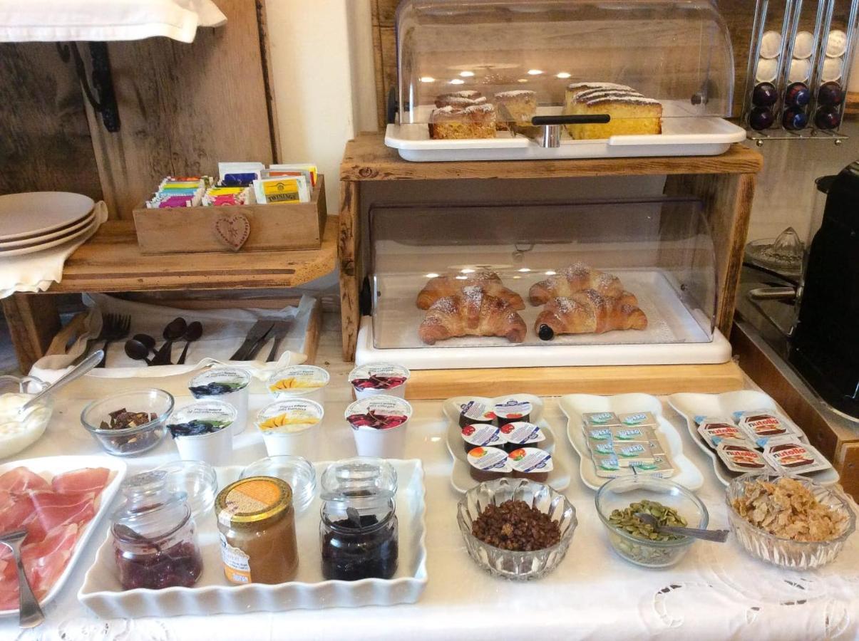 B&B Villa Paradiso Mezzana  Eksteriør billede